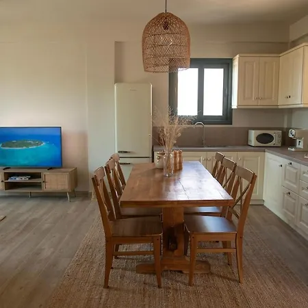 Cyanic Horizon بيت للعطل