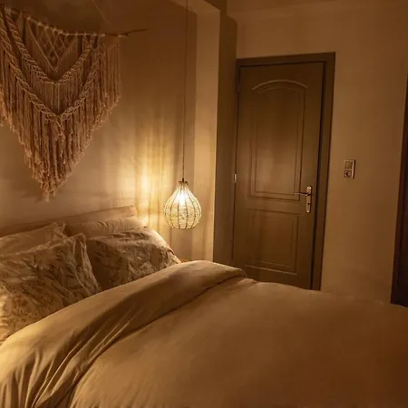 Cyanic Horizon بيت للعطل